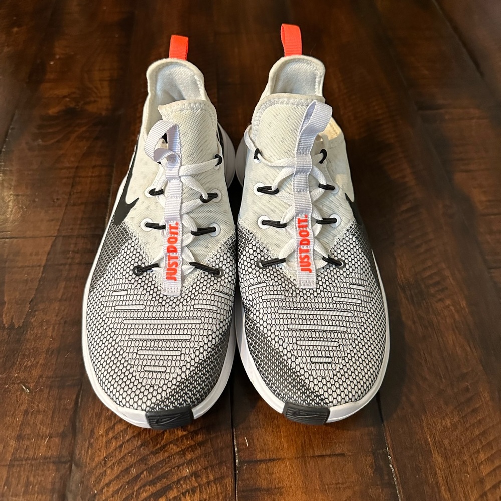 Nike Women’s Shoes Size 7.5